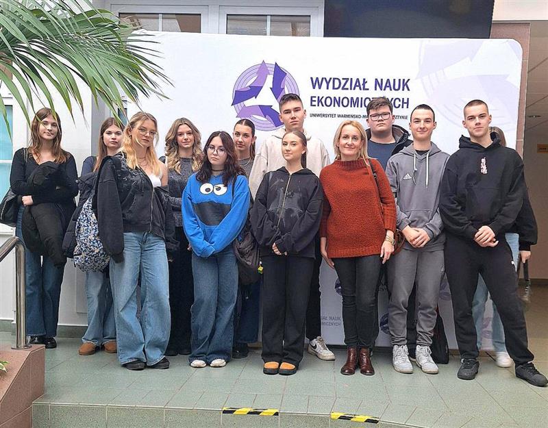 📚✨ Z radością ogłaszamy zakończenie kolejnego cyklu warsztatów Akademii Młodego Ekonomisty!🎓