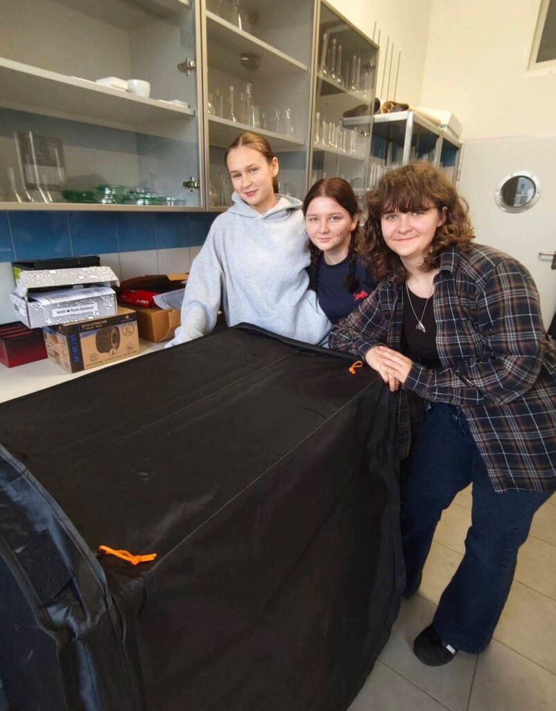 SUKCES NASZYCH UCZNIÓW W KOSMICZNEJ PRZYGODZIE!