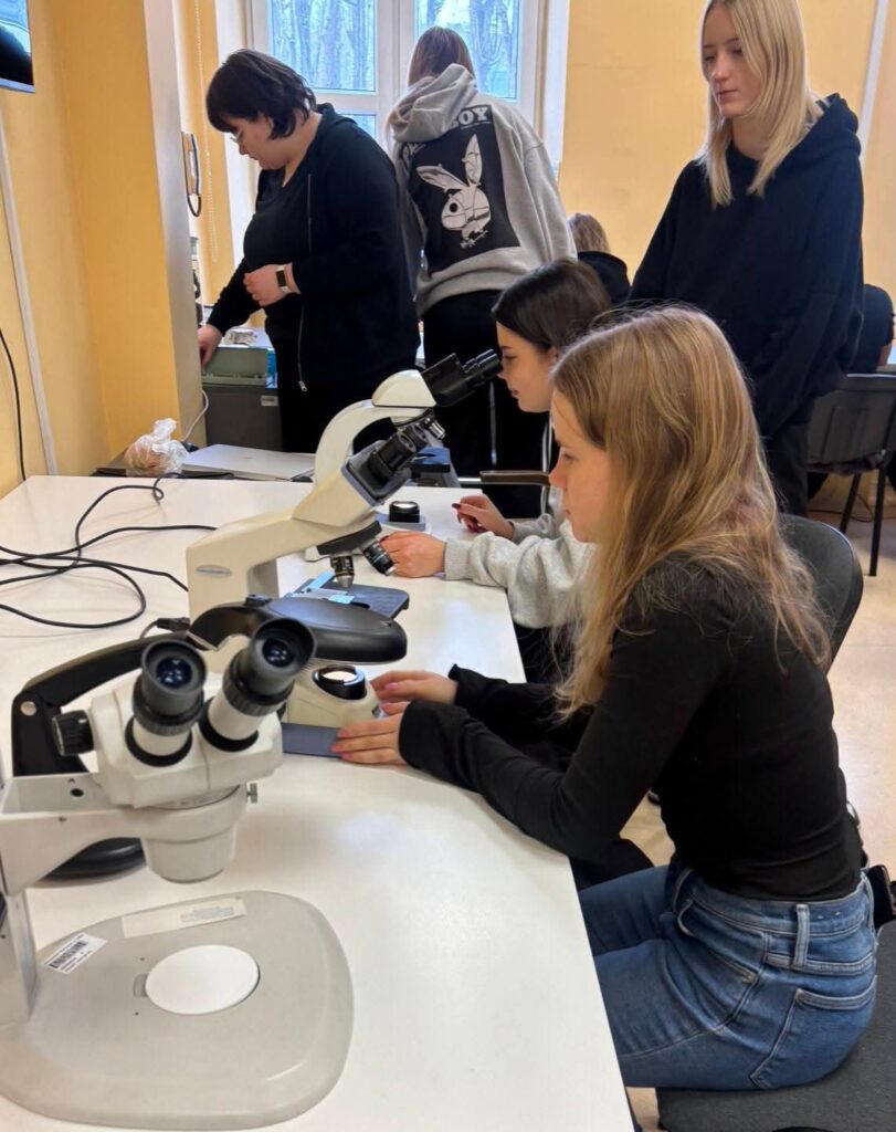 CSI: Uniwersytet Medyczny w Łodzi –  uczniowie V LO akcji!