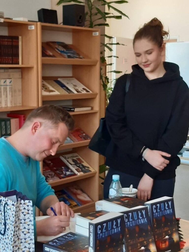 Kiedy pisarz zamiast biurka wybrał taksówkę – i powstała z tego świetna powieść!